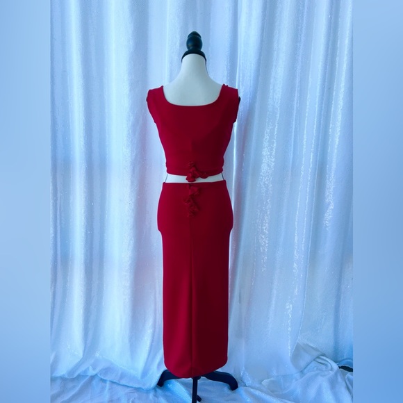 2 Pc Set, fitted skirt and crop top - Picture 5 of 5